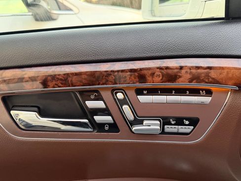Used 2011 Mercedes-Benz S 550 image 16