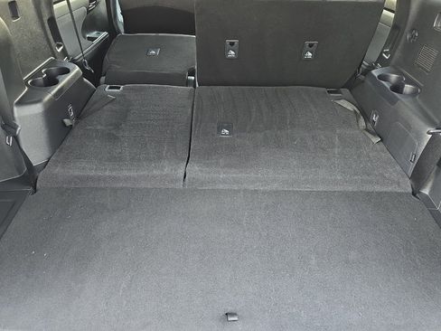 Used 2024 Toyota Highlander LE image 17