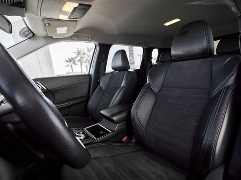 Used 2023 Mitsubishi Outlander SE image 29