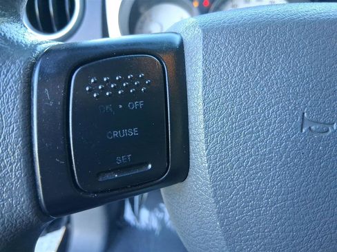 Used 2007 Mitsubishi Raider LS image 48