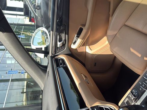 Used 2020 Porsche Macan AWD/4WD image 14