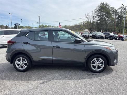 Used 2025 Nissan Kicks Play S FWD image 3