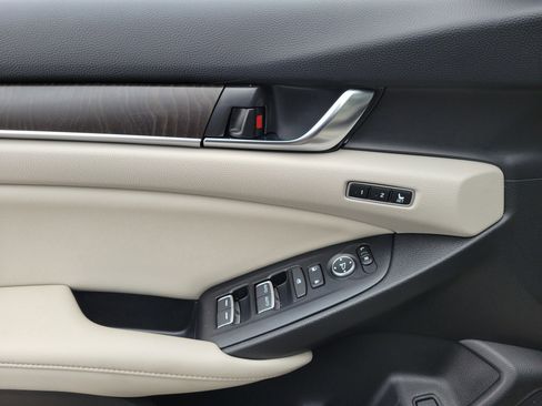 Used 2019 Honda Accord EX-L image 17