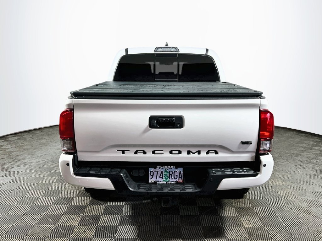 Certified 2018 Toyota Tacoma TRD Off-Road w/ Technology Package AWD/4WD image 6