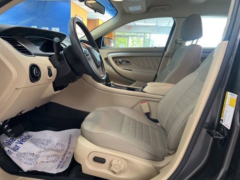 Used 2019 Ford Taurus SE FWD image 17