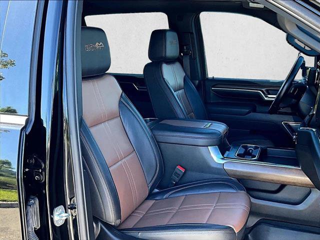 Used 2025 Chevrolet Silverado 2500 High Country w/ High Country Premium Package AWD/4WD image 9