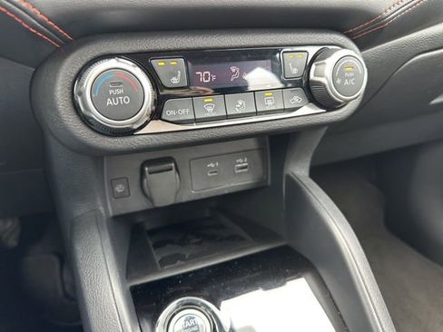 Used 2024 Nissan Versa SR image 44