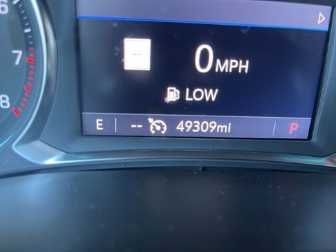 Used 2023 Chevrolet Traverse RS image 18