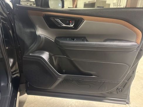 Used 2025 Subaru Forester Sport w/ Popular Package #2 image 8