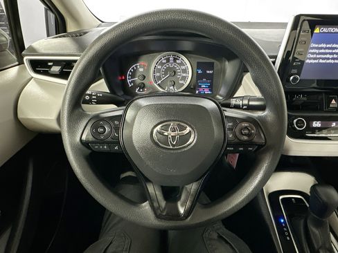 Used 2020 Toyota Corolla LE FWD image 11