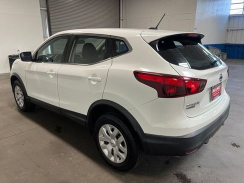 Used 2018 Nissan Rogue Sport S AWD/4WD image 5