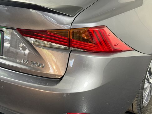 Used 2018 Lexus IS 300 w/ Comfort Package RWD image 34