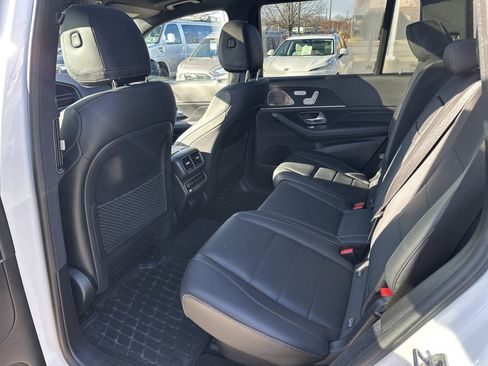 Used 2023 Mercedes-Benz GLS 450 4MATIC image 13