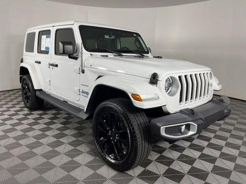 Used 2021 Jeep Wrangler Unlimited Sahara w/ Cold Weather Group AWD/4WD image 2