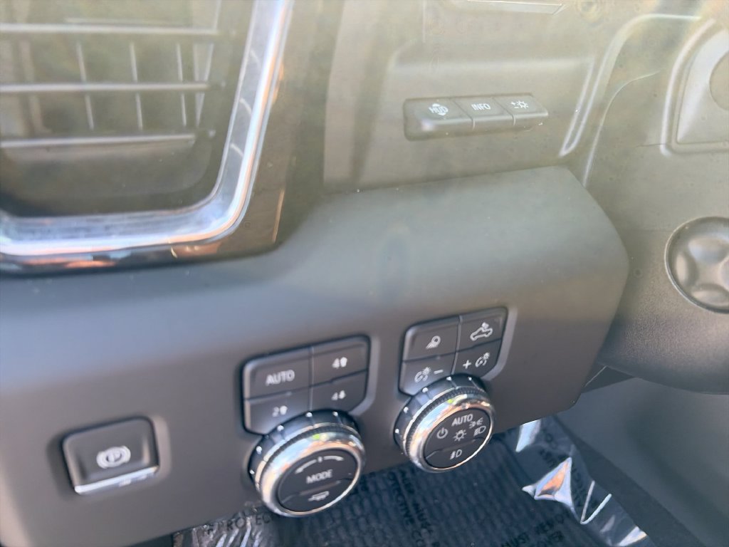 Used 2025 GMC Sierra 1500 Denali Ultimate AWD/4WD image 24