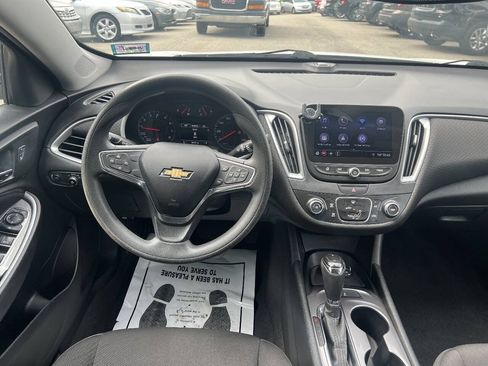 Used 2019 Chevrolet Malibu LS FWD image 18