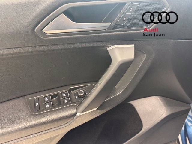 Used 2020 Volkswagen Tiguan SE AWD/4WD image 28