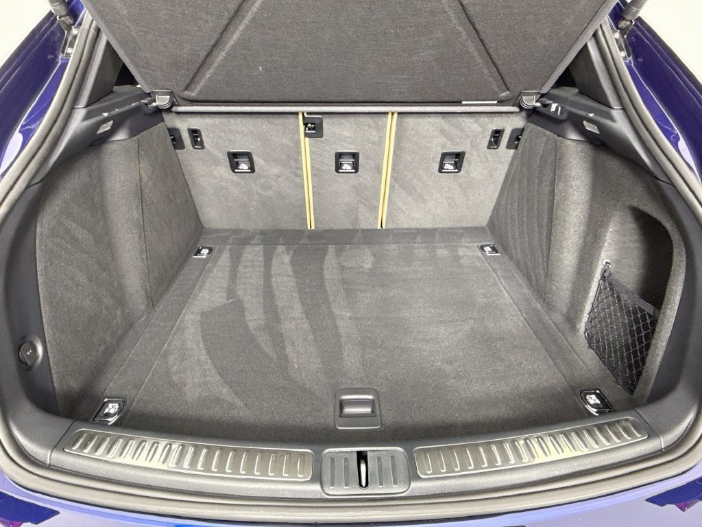 Certified 2025 Porsche Macan AWD/4WD image 28