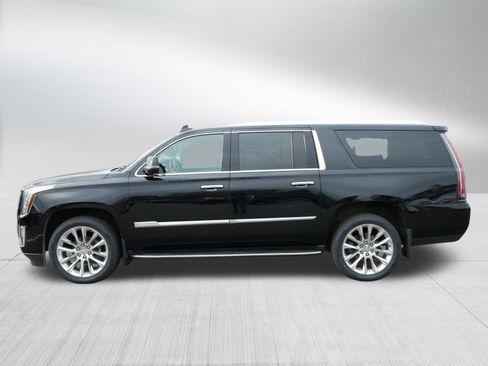 Used 2019 Cadillac Escalade ESV Premium Luxury image 4