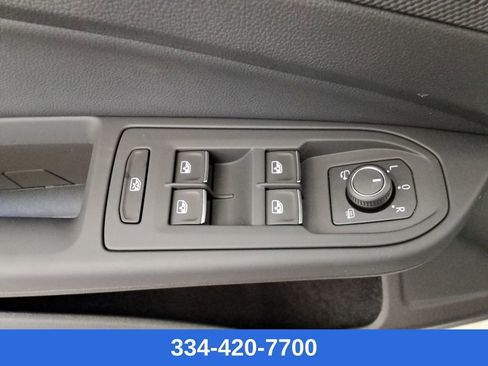 New 2025 Volkswagen GTI SE image 18