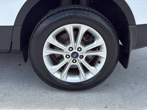 Used 2017 Ford Escape SE w/ SE Leather Comfort Package AWD/4WD image 18