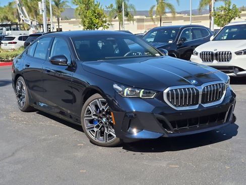 Used 2026 BMW i5 eDrive40 w/ M Sport Package RWD image 2