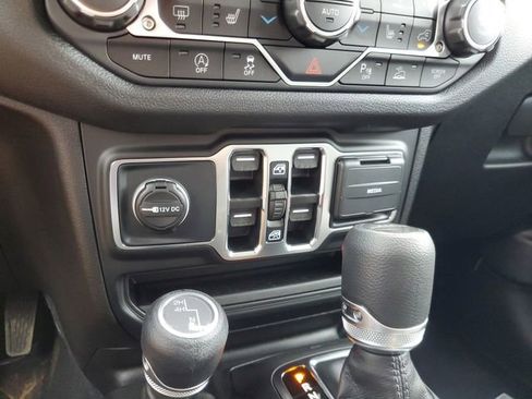 New 2025 Jeep Gladiator Sport image 22