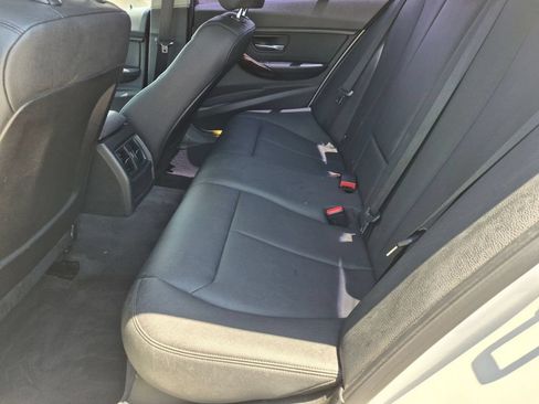 Used 2016 BMW 320i Sedan RWD image 10