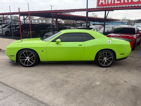 Used 2015 Dodge Challenger R/T Scat Pack w/ Leather Interior Group image 40