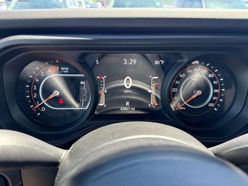 Used 2024 Jeep Wrangler Unlimited Rubicon AWD/4WD image 22