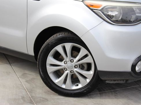 Used 2016 Kia Soul + image 2