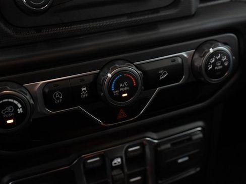 Used 2020 Jeep Wrangler Unlimited Sport S image 24