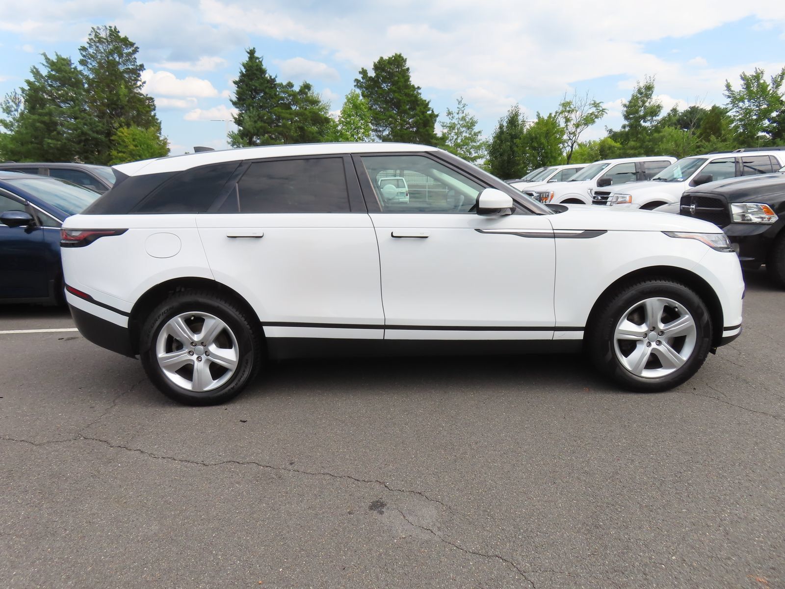 Used 2023 Land Rover Range Rover Velar S AWD/4WD image 4