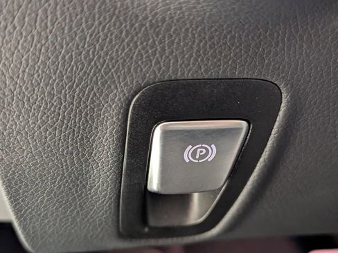 Used 2023 Mercedes-Benz E 350 4MATIC Sedan image 17