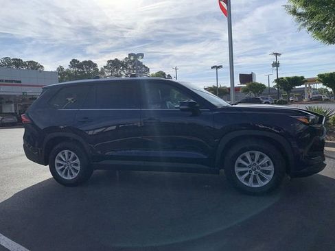 Certified 2024 Toyota Grand Highlander XLE AWD/4WD image 9