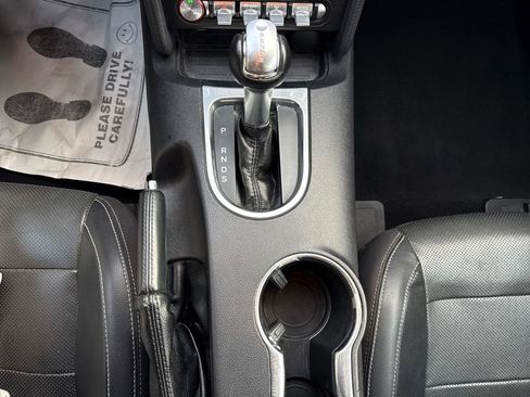 Used 2020 Ford Mustang Premium image 21