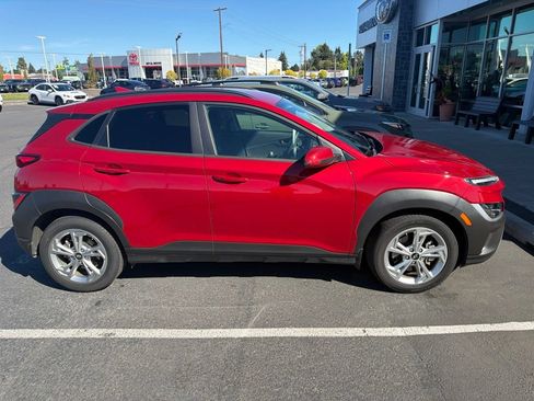 Used 2022 Hyundai Kona SEL AWD/4WD image 2