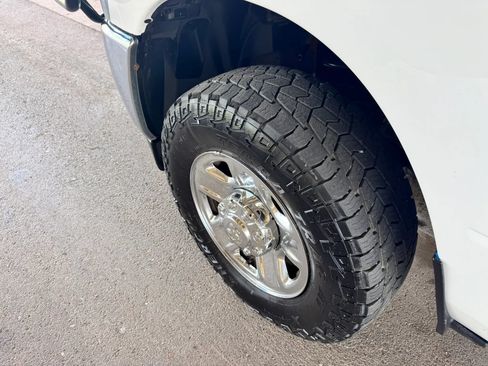 Used 2019 RAM 2500 Tradesman w/ Chrome Appearance Group AWD/4WD image 33