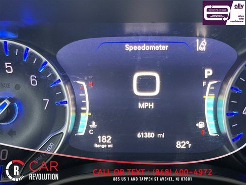 Used 2023 Chrysler Pacifica Touring-L FWD image 33