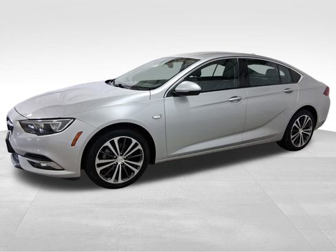 Used 2018 Buick Regal Essence FWD image 1