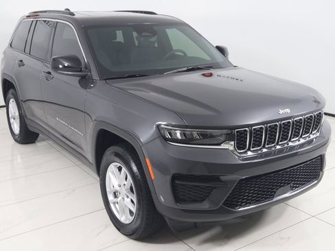 Used 2025 Jeep Grand Cherokee Laredo X w/ Luxury Tech Group I image 44