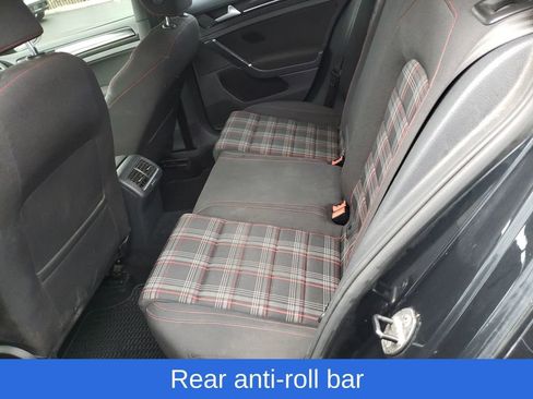 Used 2016 Volkswagen Golf S image 24