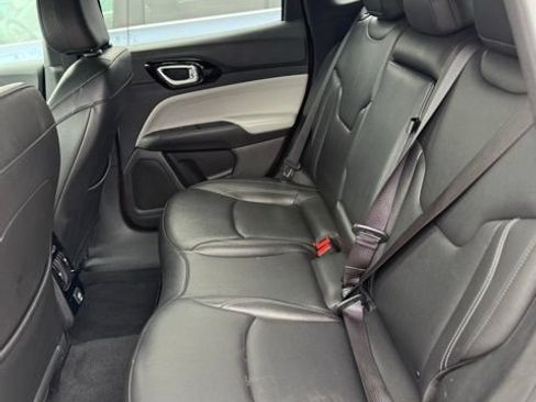 Used 2025 Jeep Compass Limited AWD/4WD image 19