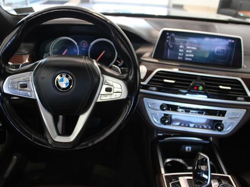 Used 2017 BMW 750i xDrive AWD/4WD image 6