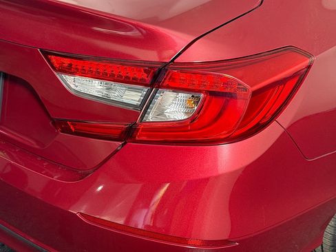 Used 2018 Honda Accord LX image 34