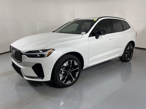 New 2026 Volvo XC60 B5 Plus w/ Climate Package PRO image 4