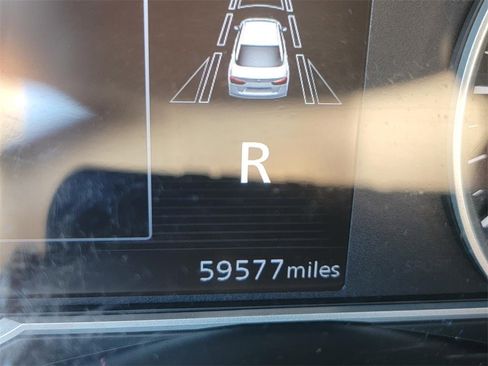 Certified 2021 Nissan Versa SV image 33