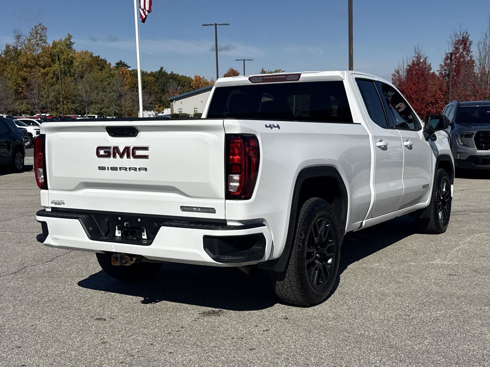Used 2023 GMC Sierra 1500 Elevation AWD/4WD image 6