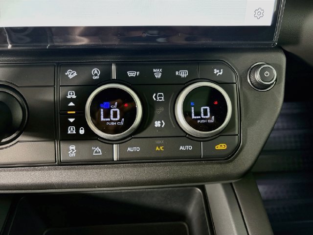 New 2026 Land Rover Defender 110 X-Dynamic SE AWD/4WD image 17