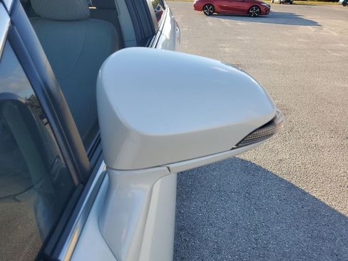 Used 2015 Toyota Venza LE image 21